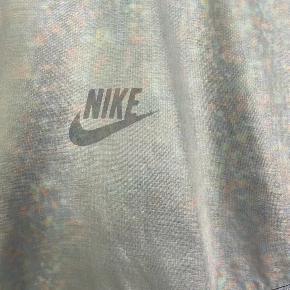 Nike Women's Windrunner Reflective Jacket Medium Full Zip Hooded Athletic Silver - Picture 3 of 11